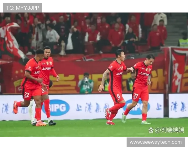 杭州足球队灵活战术解析助力球队在赛场上脱颖而出 杭州足球队灵活战术解析助力球队在赛场上脱颖而出